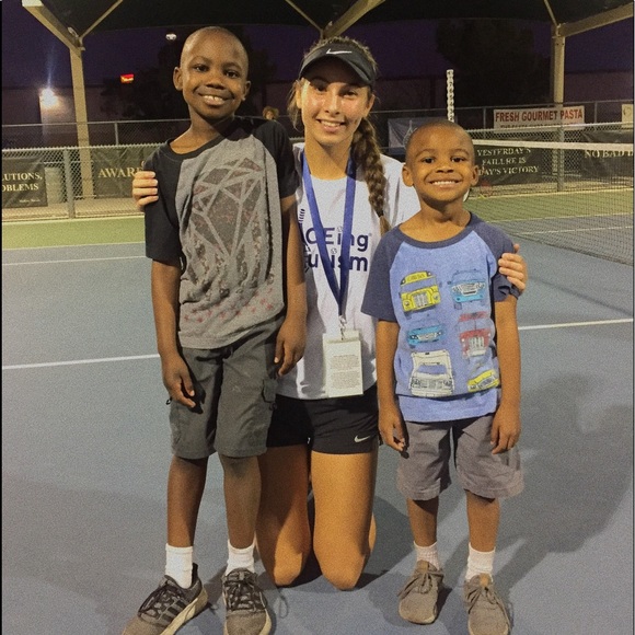 Meet your Posher, Ivy - Picture 4 of 6